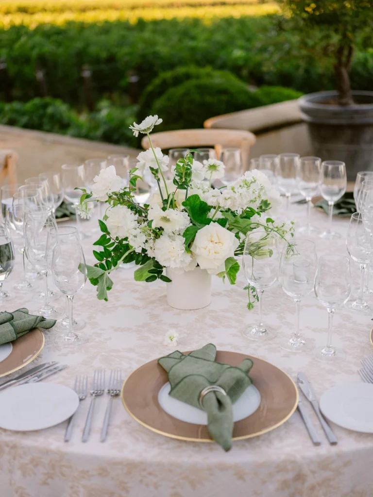 elegant wedding reception table setting - valley girls napa