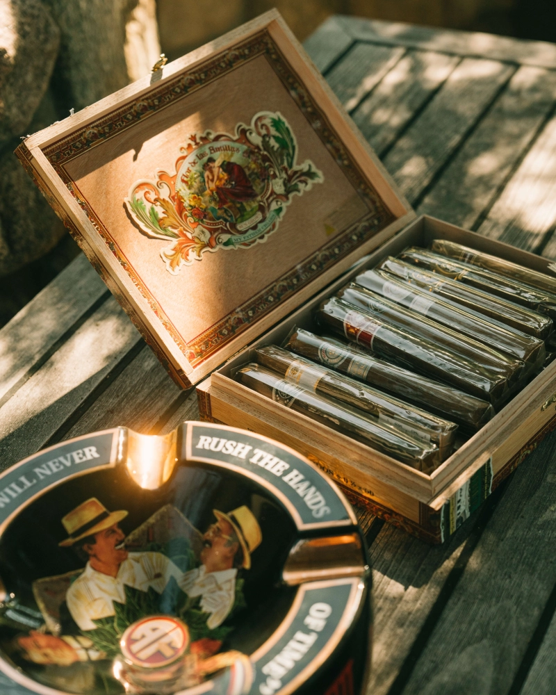 Cigar lunch box
