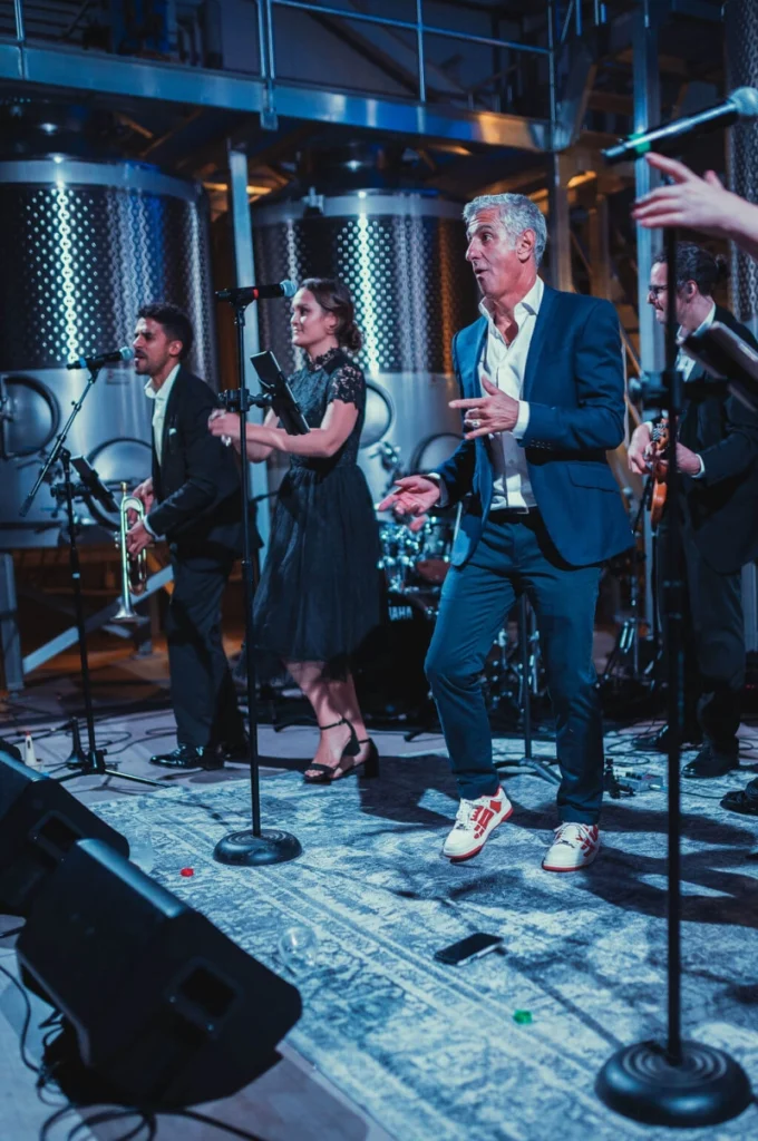 Tank room band