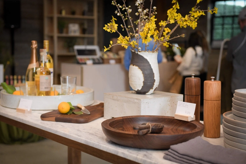 Ceramic gift display