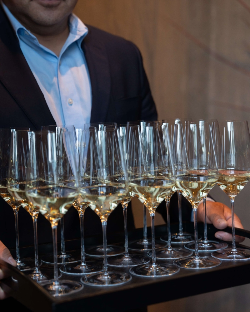 Wine service dinner