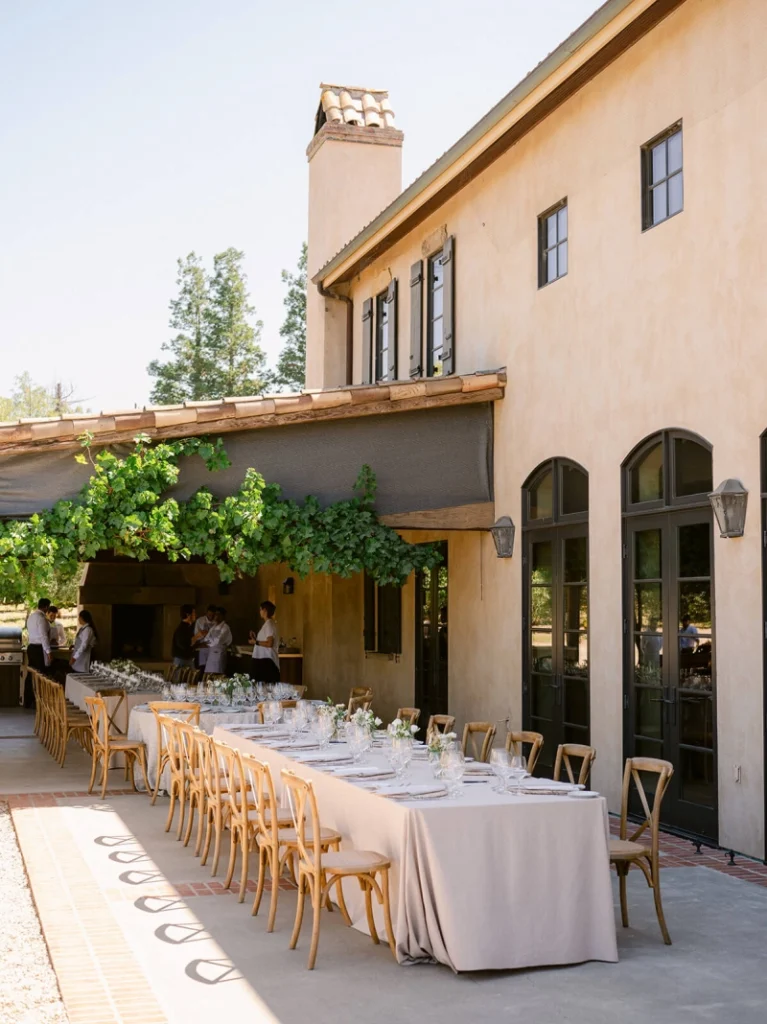 Outdoor table setting